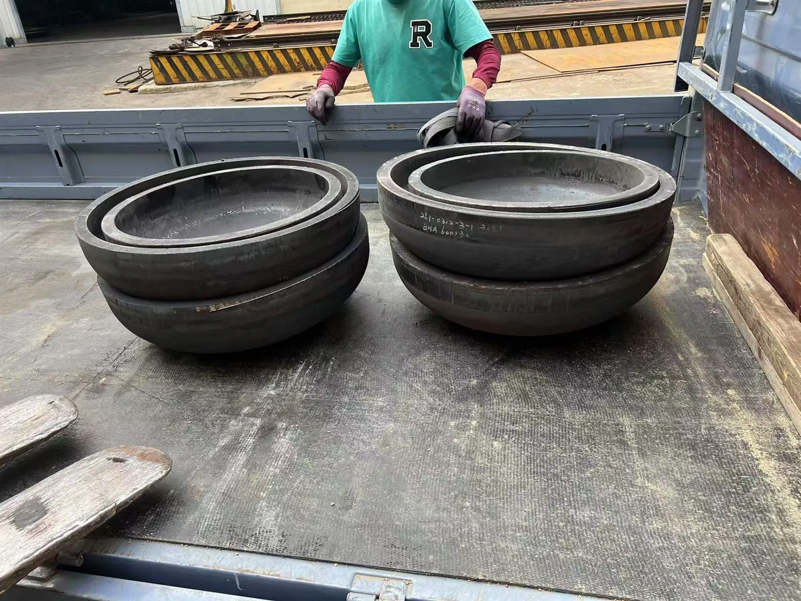 Flat Bevel Hemispherical head 3 Flat Bevel Hemispherical head 3